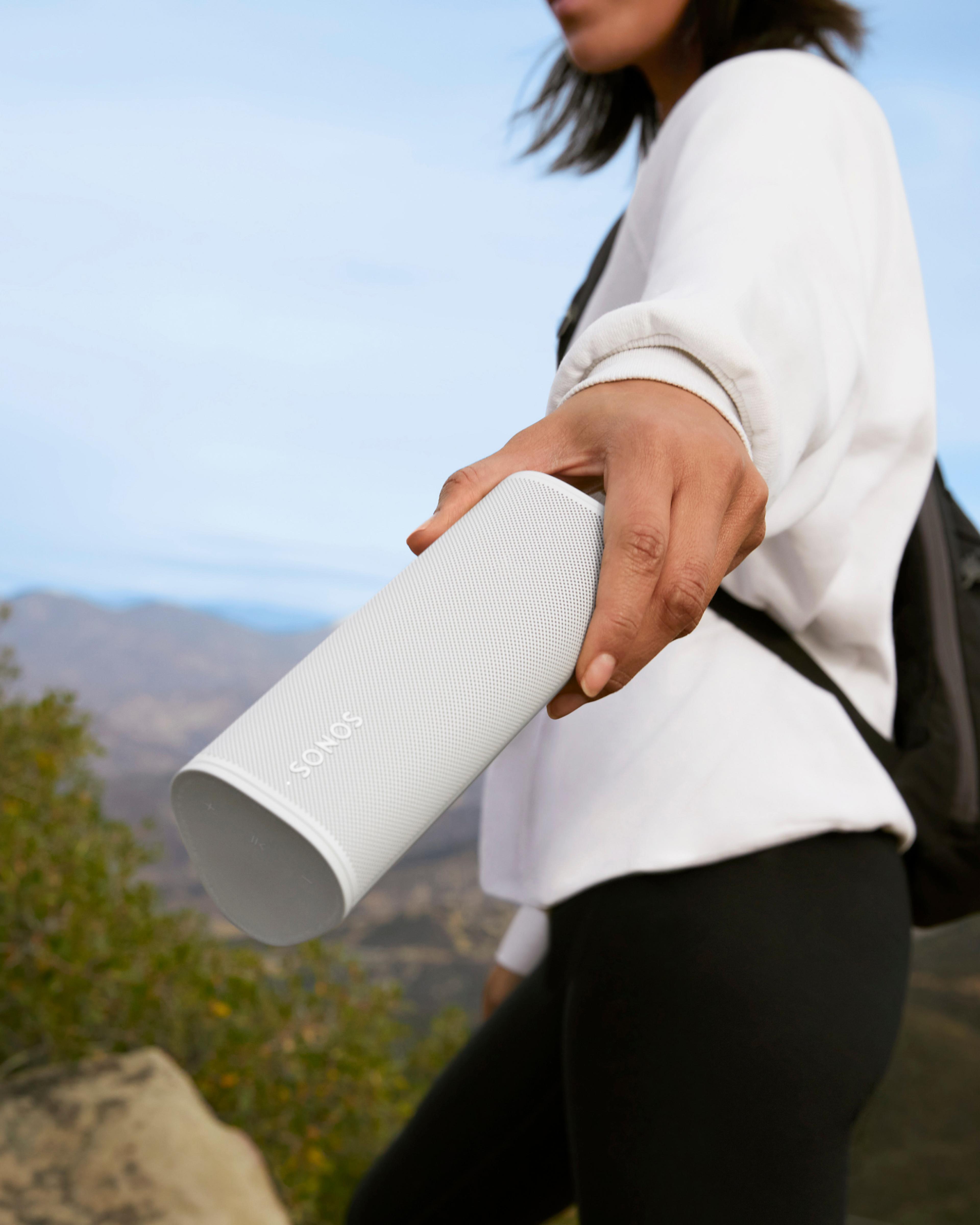 Lunar White Roam SL outdoors