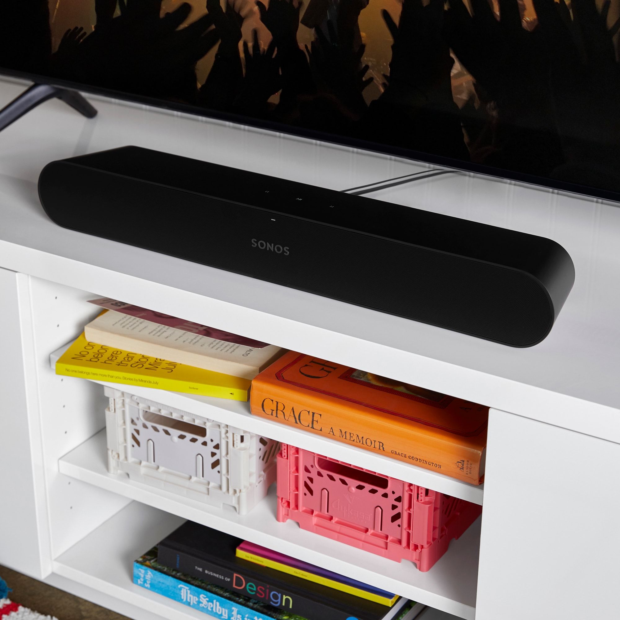 Ray: A Small Soundbar for TV and Gaming - Sonos