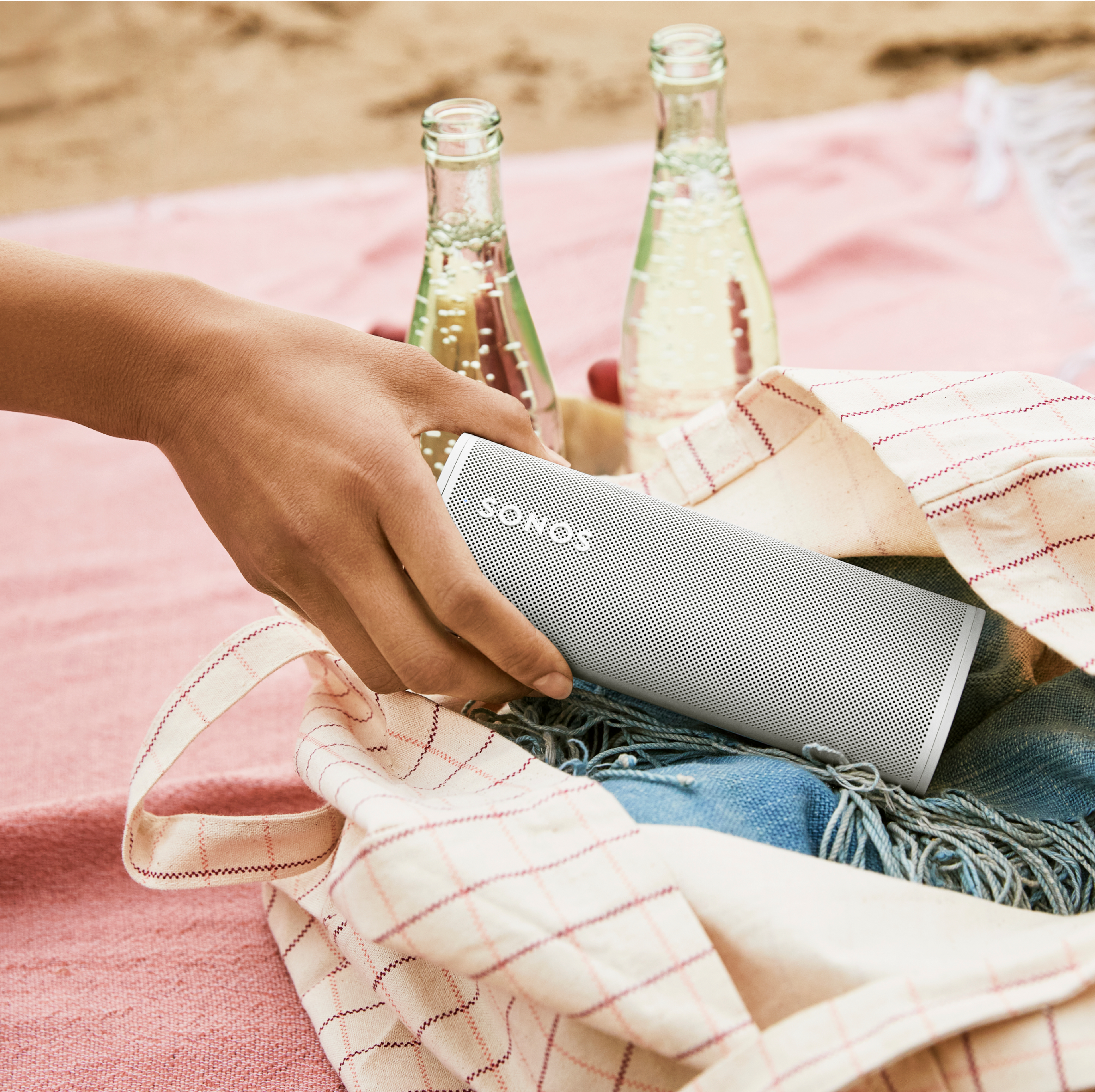 Roam: A Portable Waterproof Smart Speaker | Sonos