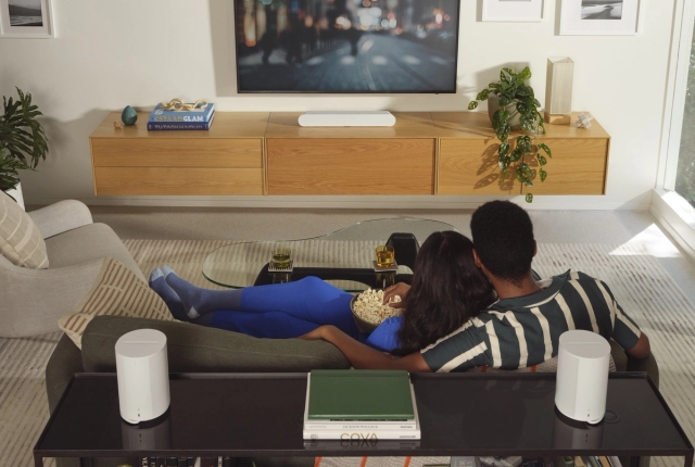 Sonos Ray soundbar compact cu dialog clar pentru filme si seriale