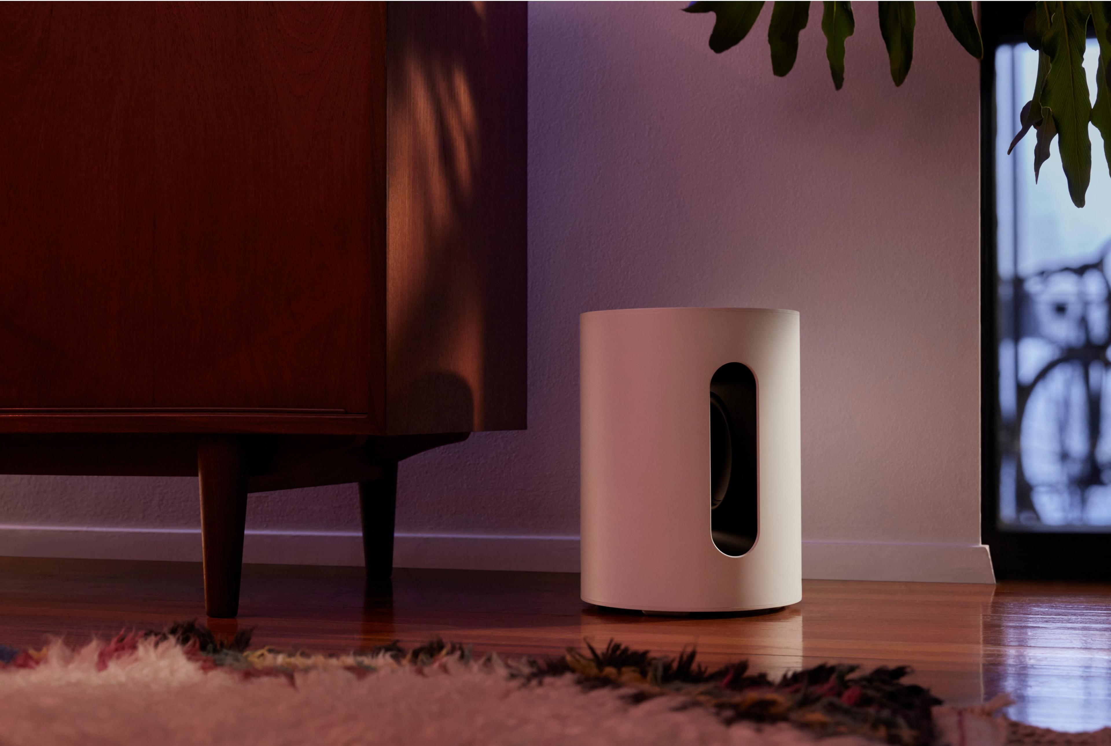 Sonos Sub Mini près d'un meuble TV