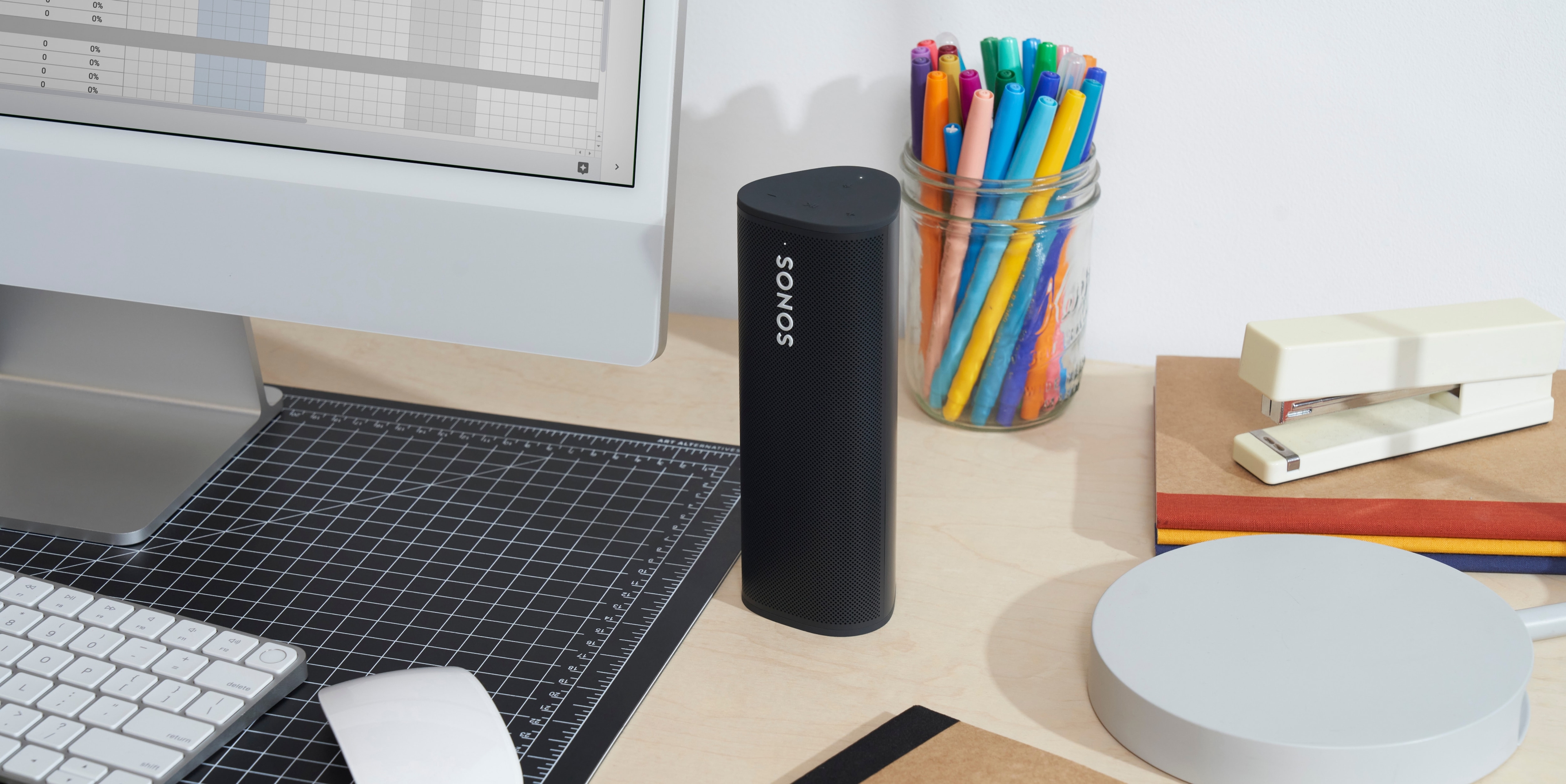 Roam nero su un tavolo