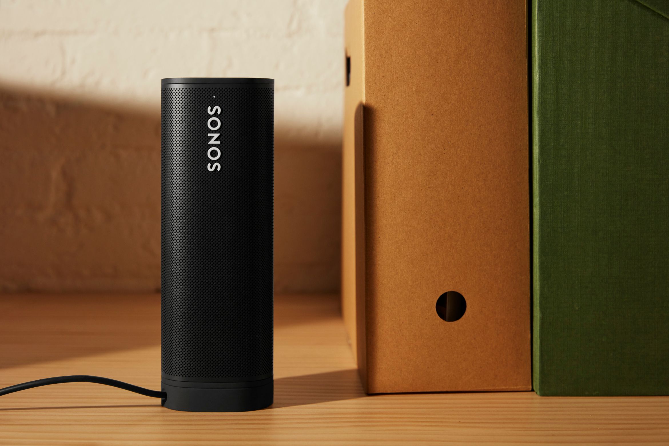 Roam SL: A Portable WiFi & Bluetooth Speaker | Sonos